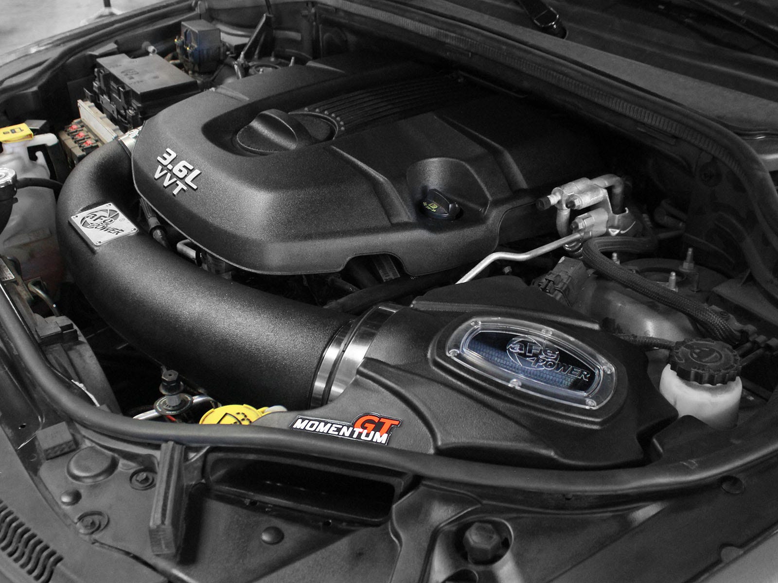 aFe Power 54-76207 Momentum GT Cold Air Intake System w/Pro 5R Filter Media (Jeep Grand Cherokee (WK2) 11-15 V6-3.6L)